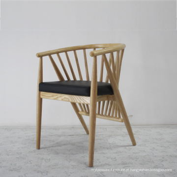 Mobiliário moderno Cadeira de jantar com braços em madeira